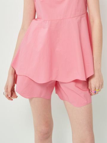 Quần đùi gợn sóng màu hồng